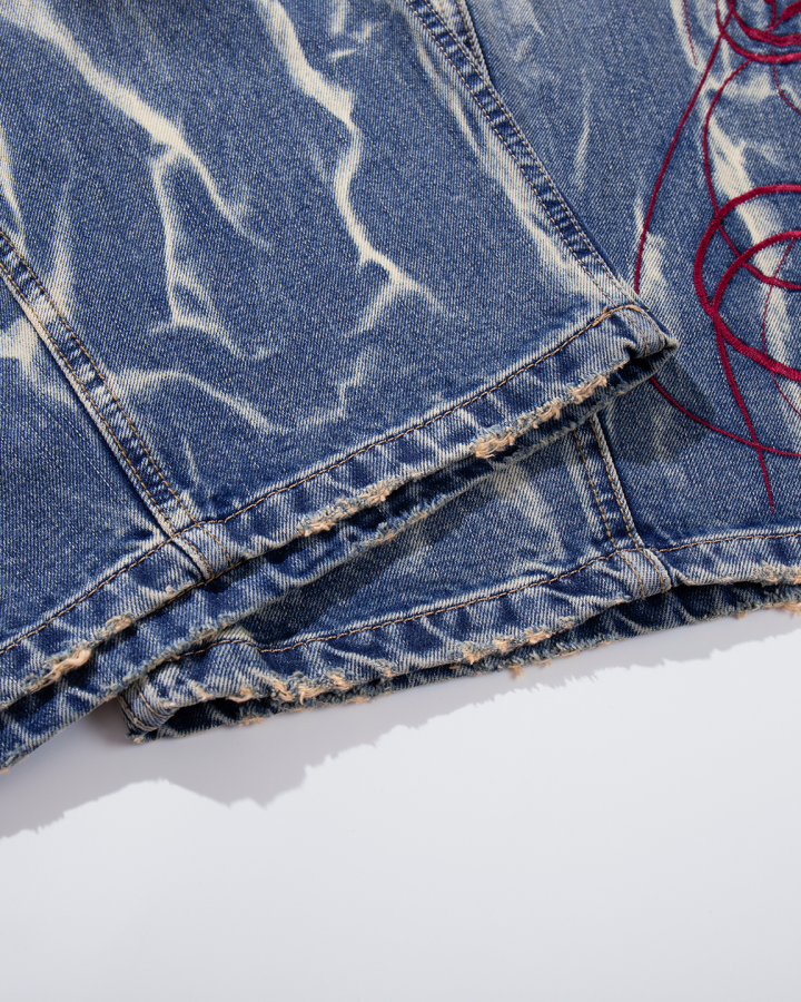 American-Style Design With A Fission Print Denim Capri Pants