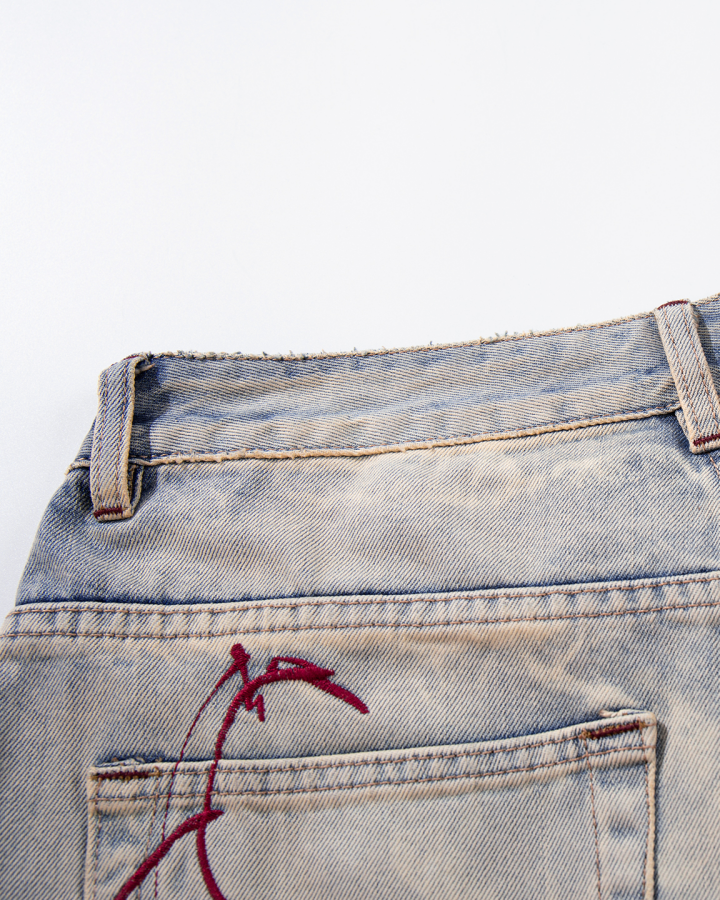 American-Style Design With A Fission Print Denim Capri Pants
