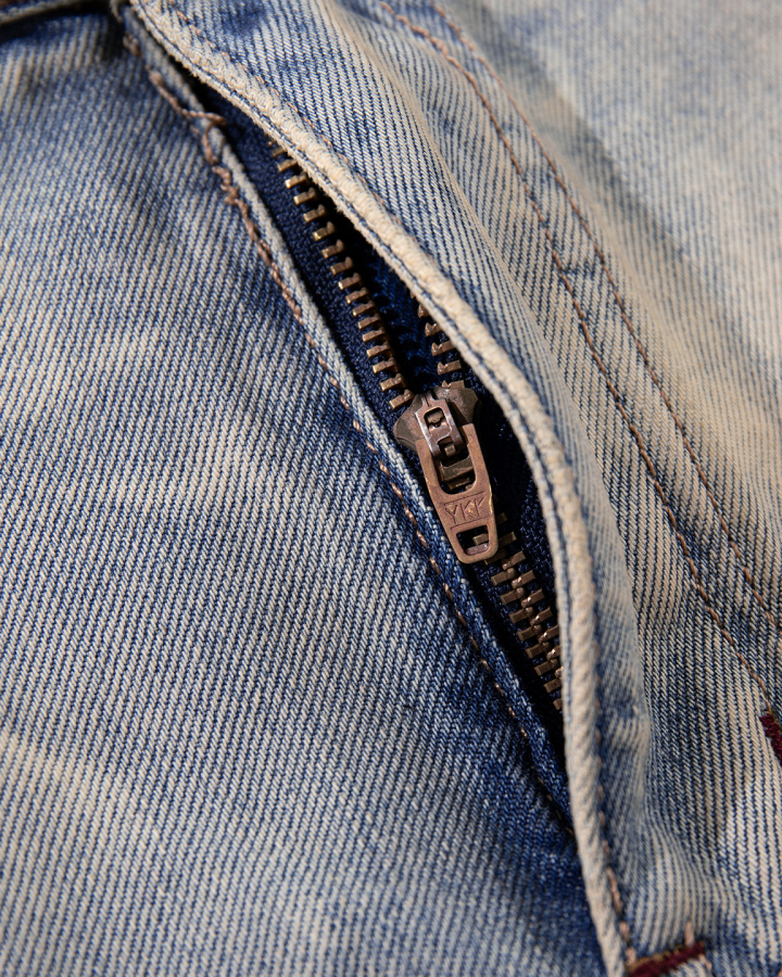 American-Style Design With A Fission Print Denim Capri Pants