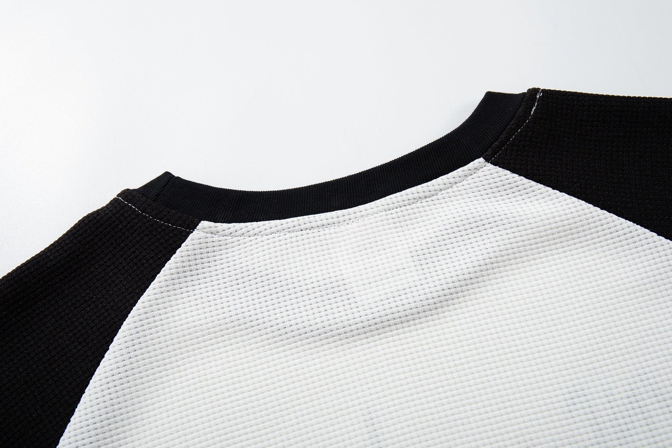 Omirad Vintage Street Graphic Raglan Long Sleeve